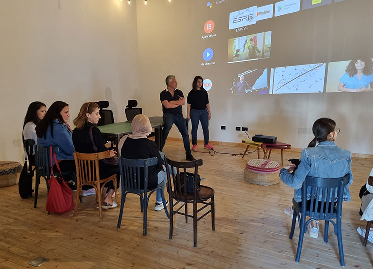 Visite-des-étudiants-de-l'Institut-Supérieur-des-Etudes-Appliquées-en-Humanités-de-Tunis-ISEAHT